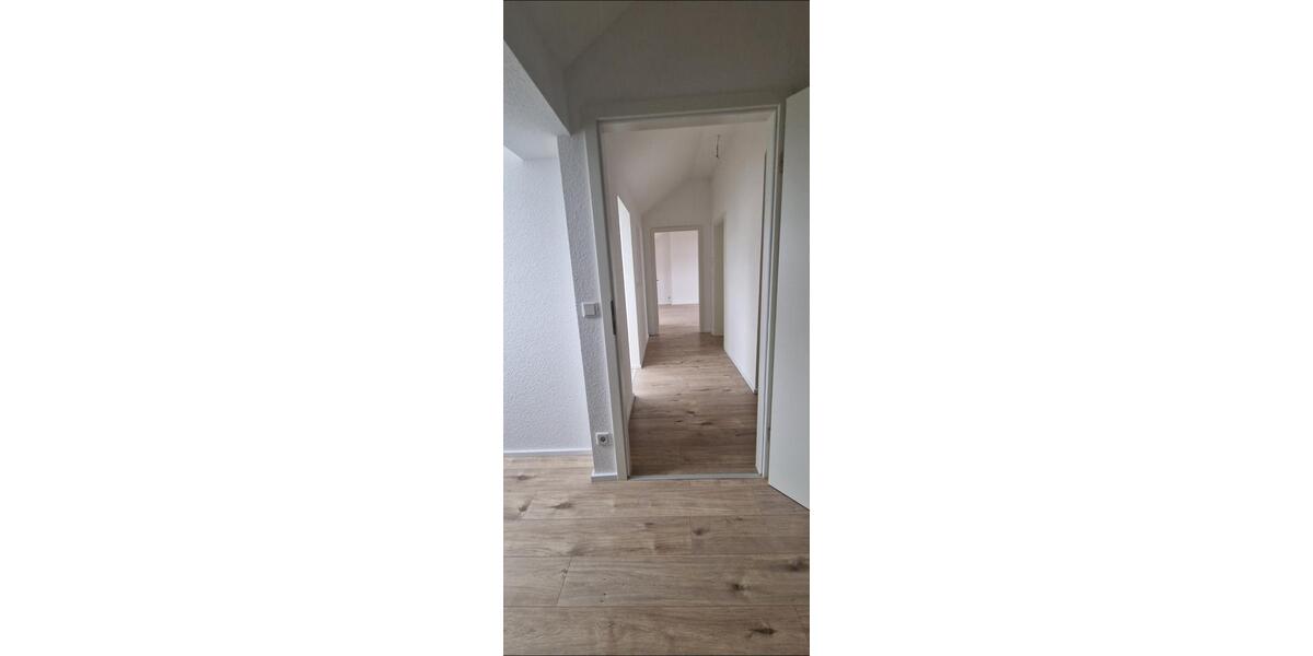 Dachgeschoßwohnung Bottrop - 2 Zimmer, 75 m&sup2;, 900&euro; | Angebot:24803225