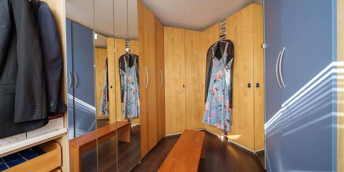 Etagenwohnung Bochum Dahlhausen - 8 Zimmer, 220 m&sup2;, 449.000&euro; | Angebot:25721357