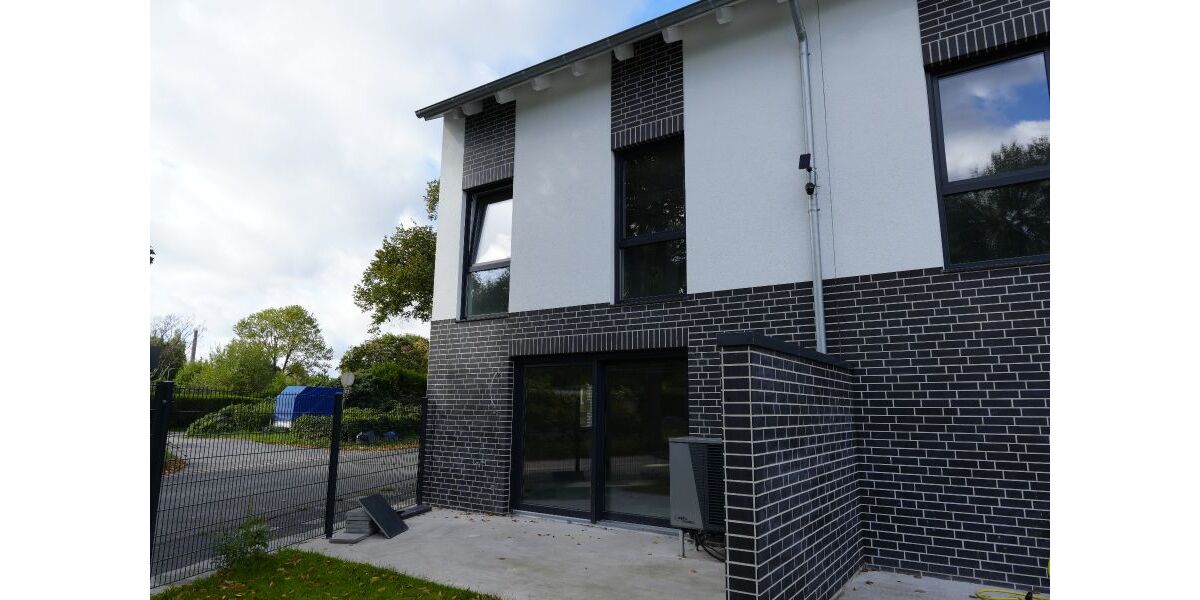 Provisionsfrei* Eckhaus EFH Endhaus mit PV 10,4 KW+Garage 140m zum Rheinufer Energiebedarf 22,4 kWhm2a - Reihenendhaus Duisburg Essenberg | Angebot:26163676