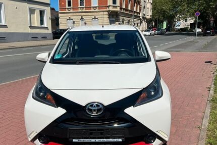 Toyota Aygo (X) 113.000 km 5.490 &euro; Recklinghausen 45657