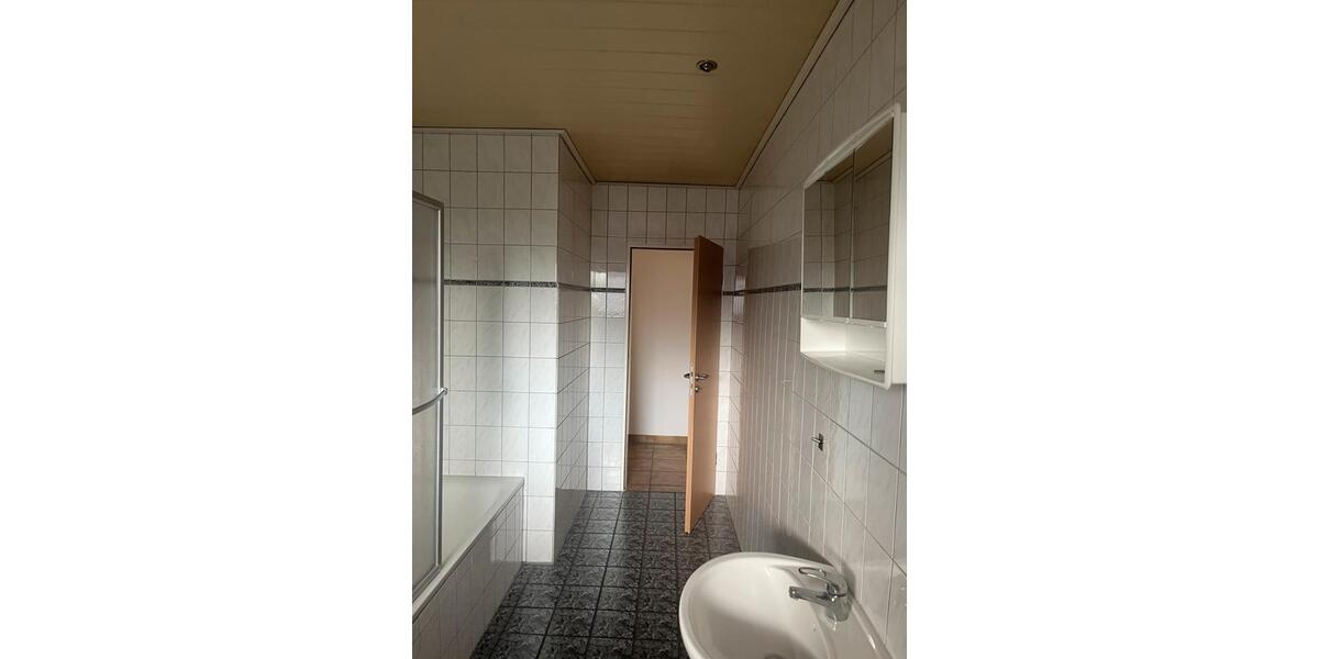 Etagenwohnung Dinslaken Lohberg - 1 Zimmer, 74 m&sup2;, 900&euro; | Angebot:26234608