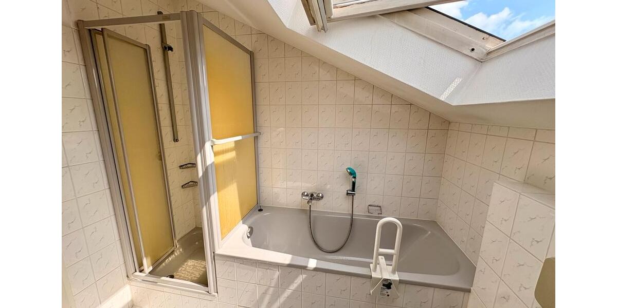 Dachgeschoßwohnung Hattingen Blankenstein - 4 Zimmer, 98 m&sup2;, 210.000&euro; | Angebot:26058813