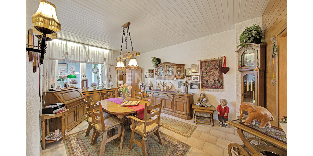 Aufgepasst! Entwicklungsfähiges Zinshaus mit angrenzendem Bau-Gewerbegrundstück - Mehrfamilienhaus, Wohnhaus Castrop-Rauxel Habinghorst Rauxel Habinghorst | Angebot:23544542