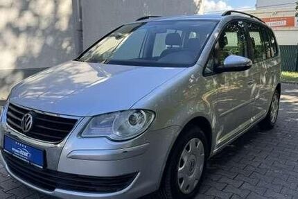VW Touran 217.741 km 2.490 &euro; Essen 45327
