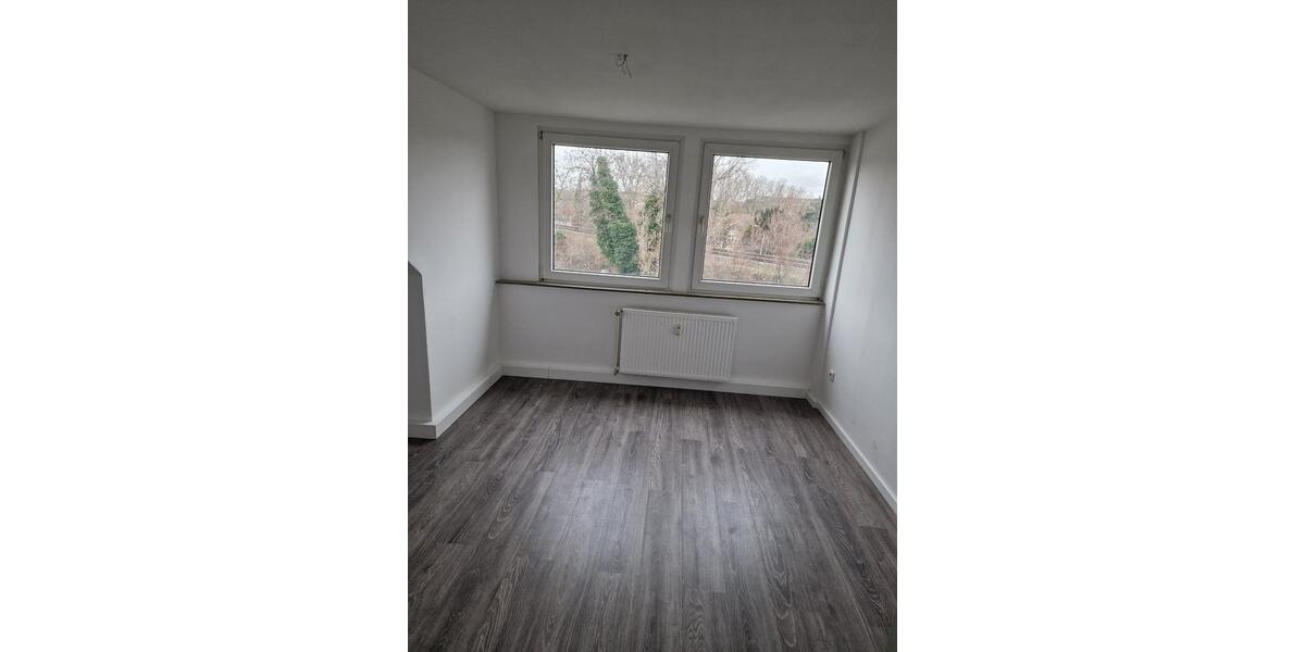 Etagenwohnung Duisburg Mittelmeiderich - 3 Zimmer, 74 m&sup2;, 630&euro; | Angebot:25614422