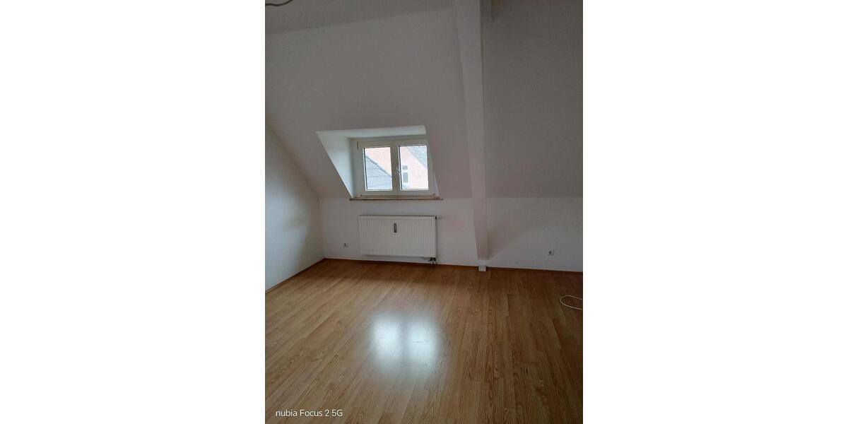 Dachgeschoßwohnung Dinslaken Hiesfeld - 2 Zimmer, 60 m&sup2;, 850&euro; | Angebot:25538873