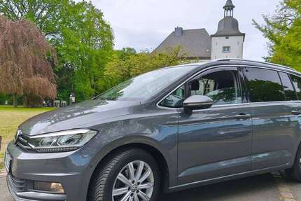 VW Touran 83.490 km 20.999 &euro; Voerde (Niederrhein), Stadt 46562
