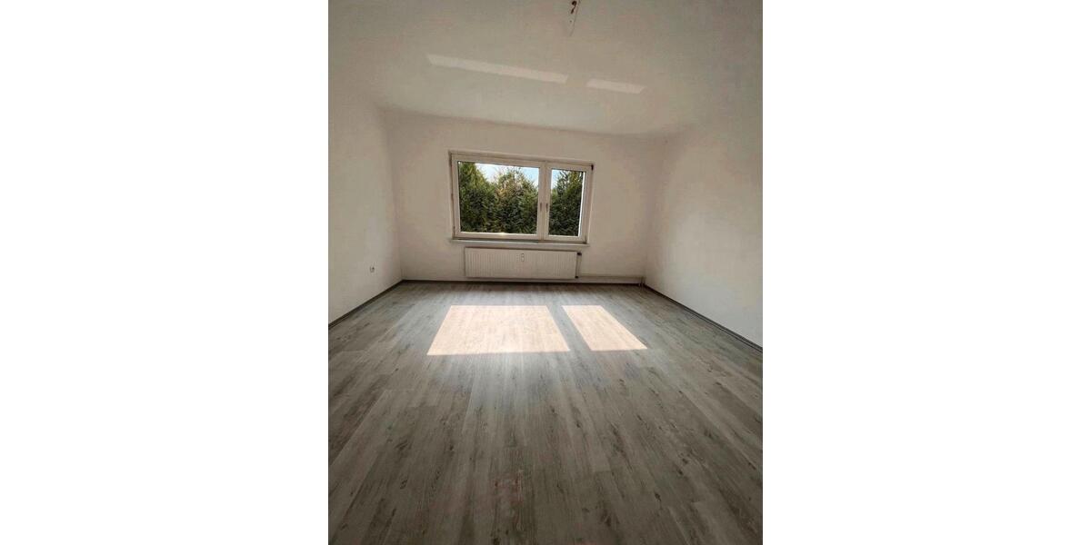 Dachgeschoßwohnung Duisburg Rheinhausen - 2.5 Zimmer, 56 m&sup2;, 750&euro; | Angebot:26692776