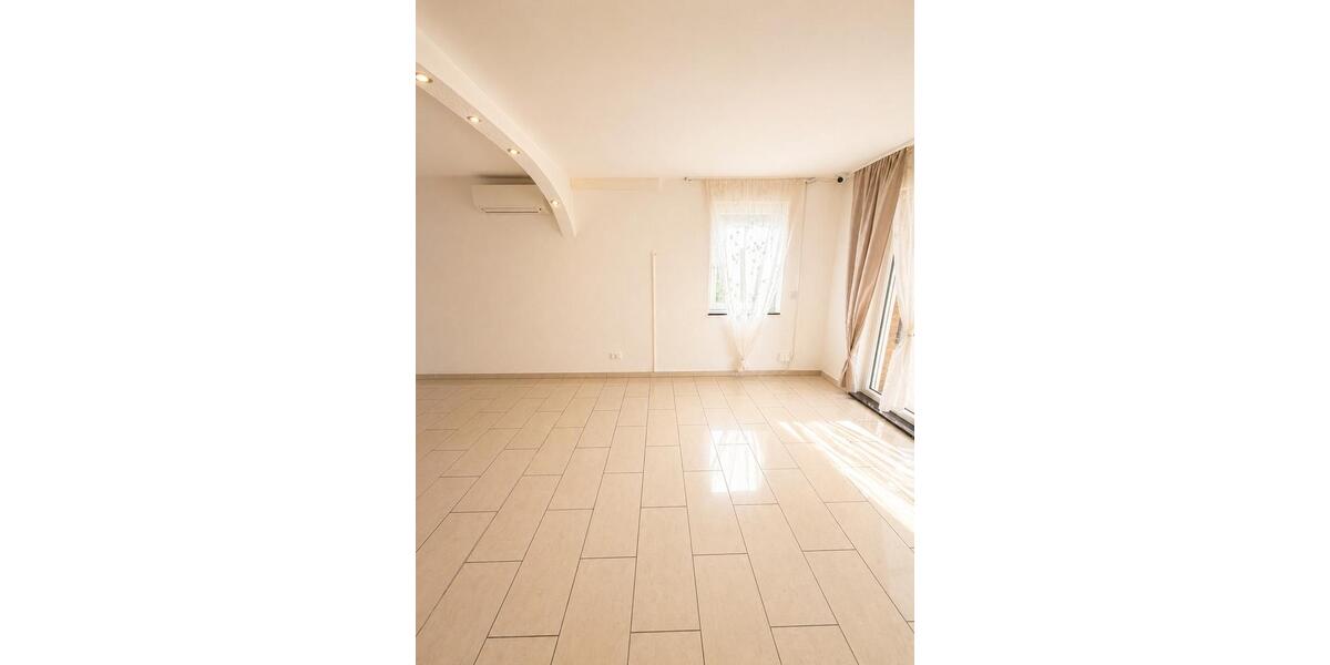 Terrassenwohnung Duisburg Angerhausen - 5 Zimmer, 140 m&sup2;, 1.900&euro; | Angebot:26423987