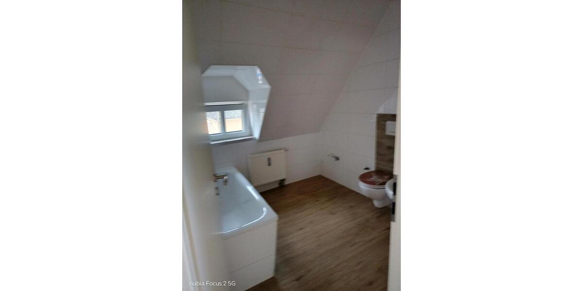 Dachgeschoßwohnung Dinslaken Hiesfeld - 2 Zimmer, 60 m&sup2;, 850&euro; | Angebot:25538873