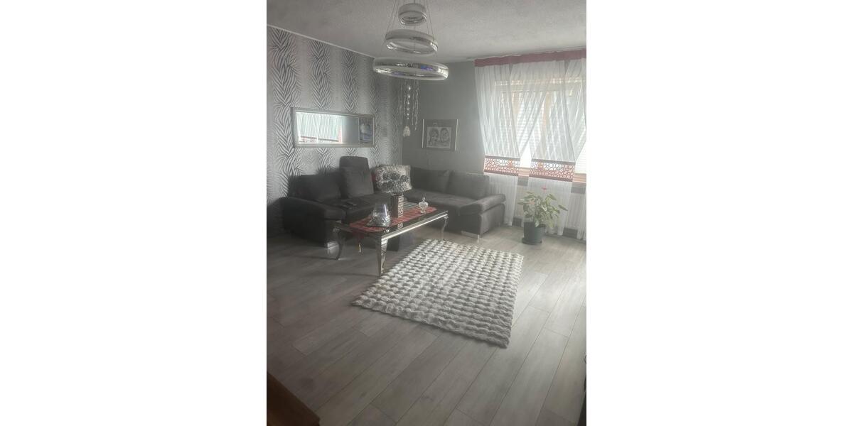 Etagenwohnung Duisburg Walsum - 5.5 Zimmer, 130 m&sup2;, 240.000&euro; | Angebot:23205437