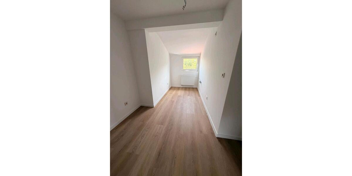 Dachgeschoßwohnung Essen Stadtbezirk V - 2 Zimmer, 74 m&sup2;, 900&euro; | Angebot:26704139