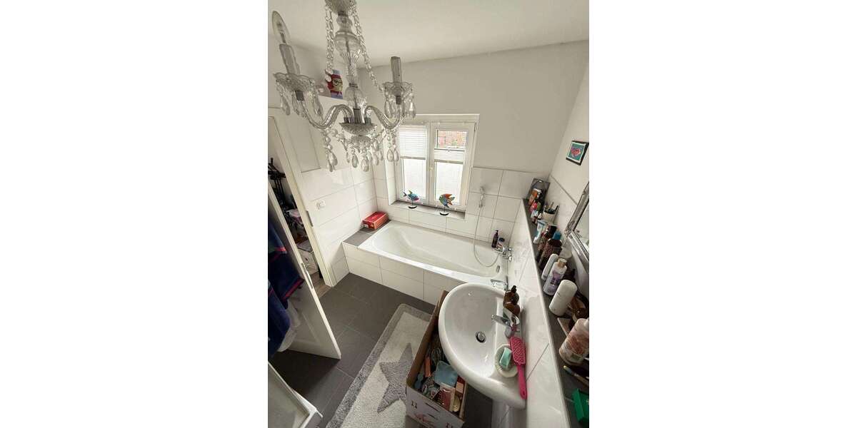 Etagenwohnung Duisburg Walsum - 3.5 Zimmer, 90 m&sup2;, 250.000&euro; | Angebot:25891476