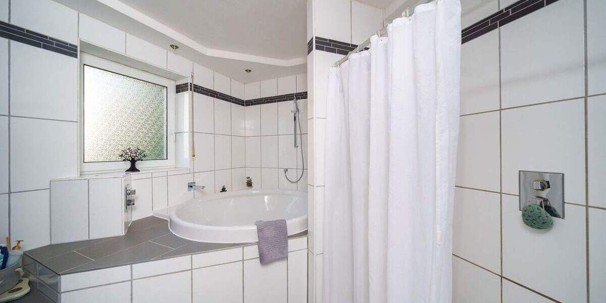 Etagenwohnung Bochum Dahlhausen - 8 Zimmer, 220 m&sup2;, 399.500&euro; | Angebot:25721357