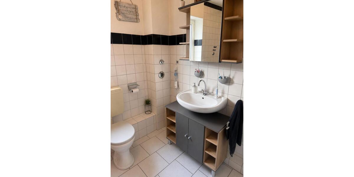 Dachgeschoßwohnung Duisburg Essenberg - 3 Zimmer, 76 m&sup2;, 680&euro; | Angebot:26632424
