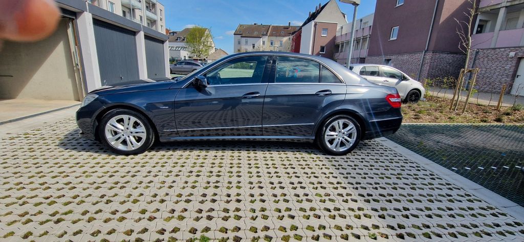Mercedes-Benz 220 154.850 km 12.950 &euro; Recklinghausen 45661