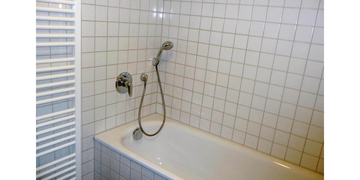 Dachgeschoßwohnung Duisburg Mittelmeiderich - 2.5 Zimmer, 71 m&sup2;, 117.500&euro; | Angebot:26124179