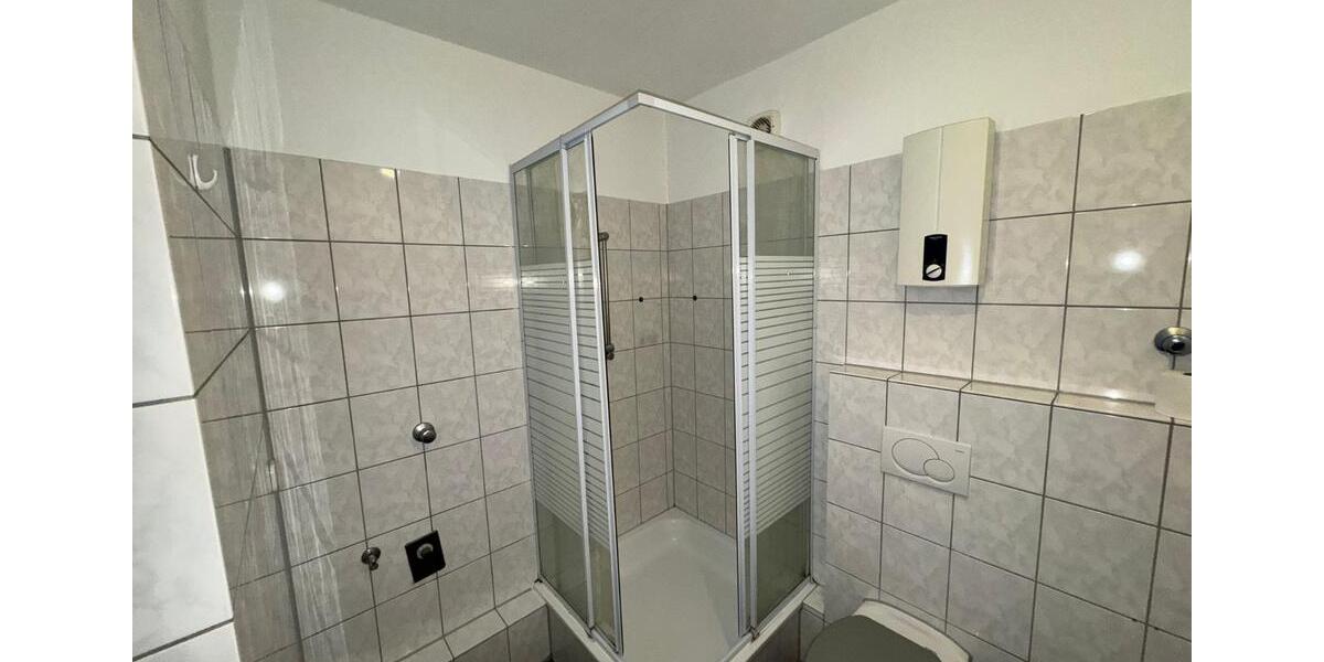 Dachgeschoßwohnung Duisburg Duisburg-Mitte - 4 Zimmer, 86 m&sup2;, 645&euro; | Angebot:25972396