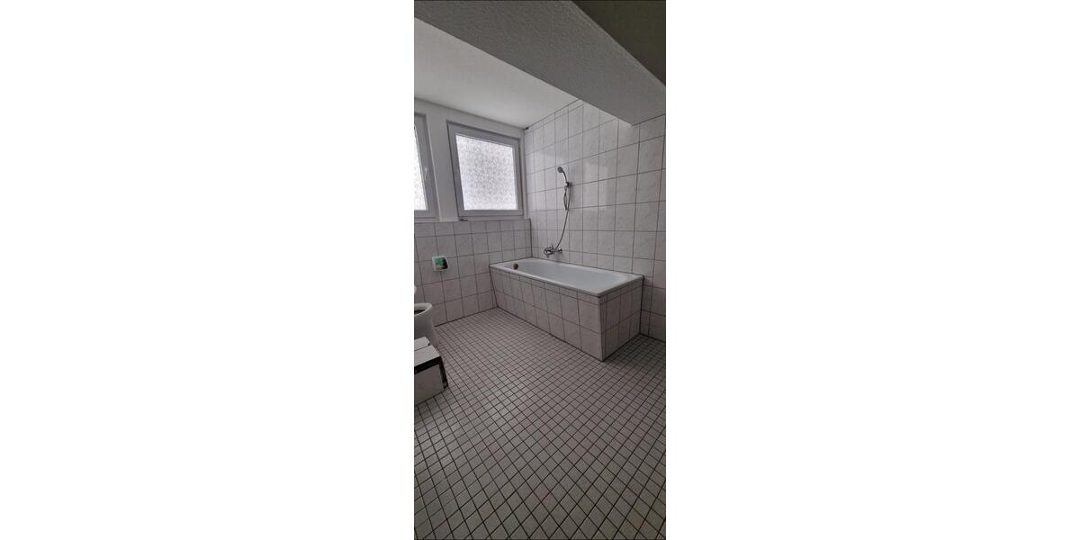 Dachgeschoßwohnung Bottrop - 2 Zimmer, 75 m&sup2;, 900&euro; | Angebot:24803225