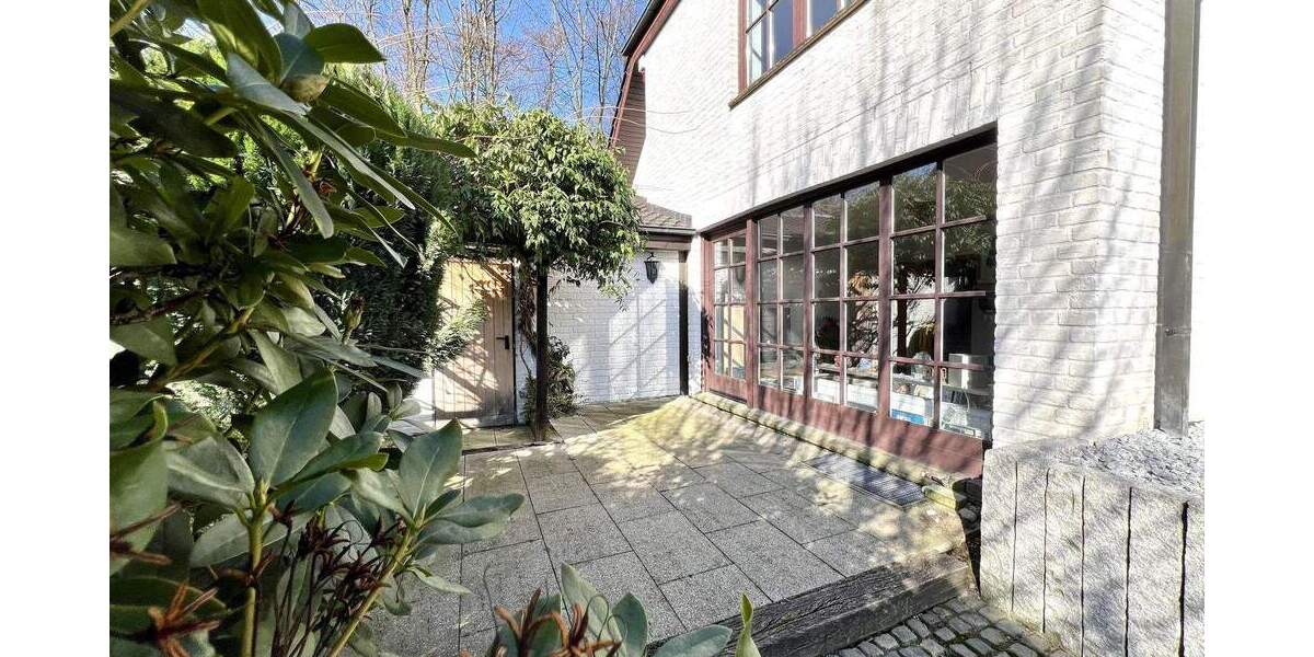 Einfamilienhaus Gladbeck Mitte - 9 Zimmer, 307 m&sup2;, 930.000&euro; | Angebot:25670854