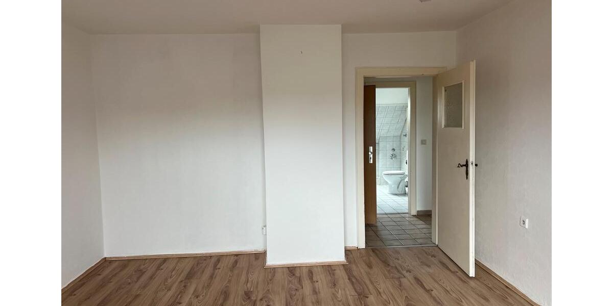 Dachgeschoßwohnung Duisburg Beeck - 2 Zimmer, 48 m&sup2;, 360&euro; | Angebot:25943732