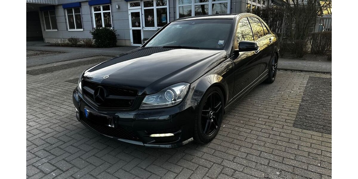 Mercedes-Benz C 350 219.947 km 12.999 &euro; Duisburg 47178