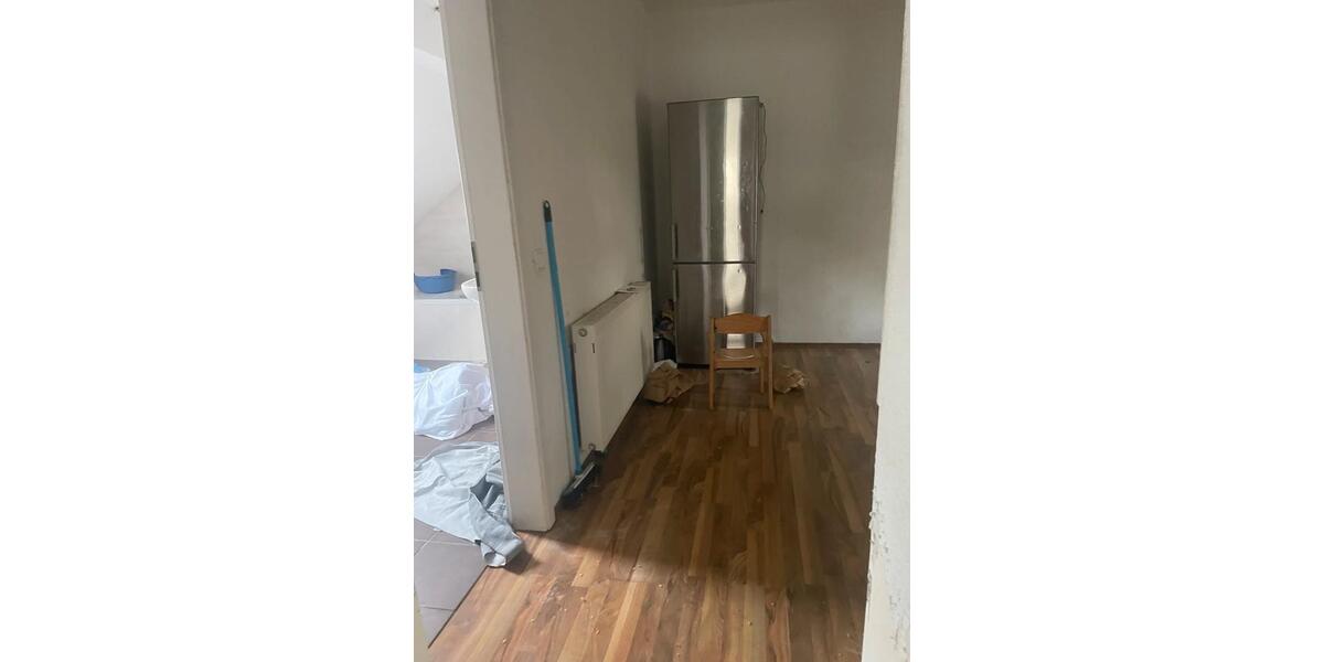 Dachgeschoßwohnung Gelsenkirchen Gelsenkirchen-Mitte - 3 Zimmer, 85 m&sup2;, 1.000&euro; | Angebot:26702230