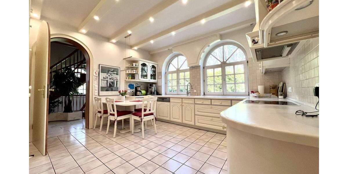 Einfamilienhaus Gladbeck Mitte - 9 Zimmer, 307 m&sup2;, 930.000&euro; | Angebot:25670854