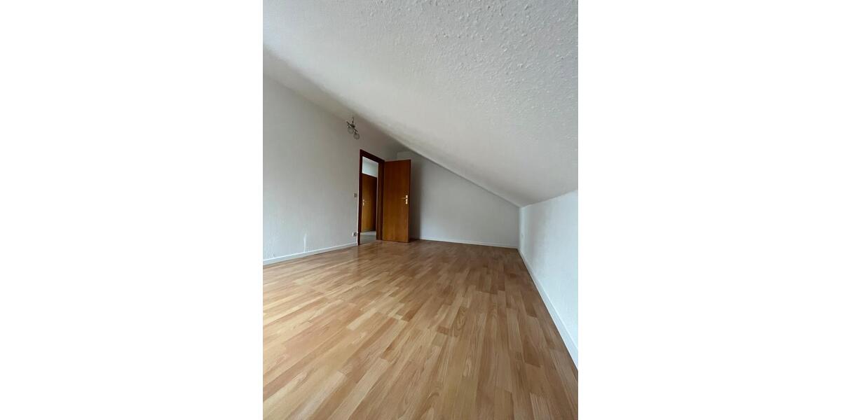 Dachgeschoßwohnung Dinslaken Lohberg - 2.5 Zimmer, 65 m&sup2;, 650&euro; | Angebot:25831746