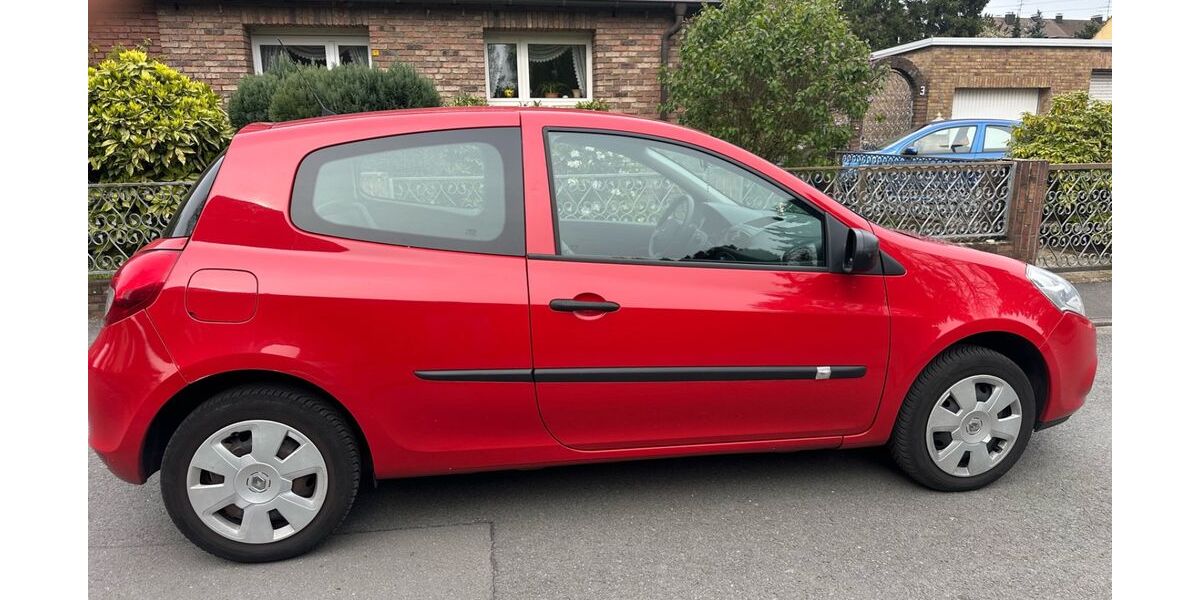 Renault Clio 56.421 km 3.490 &euro; Oberhausen 46047