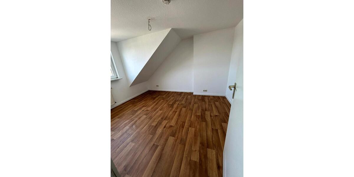 Dachgeschoßwohnung Essen Stadtbezirk V - 2 Zimmer, 43 m&sup2;, 430&euro; | Angebot:24715780