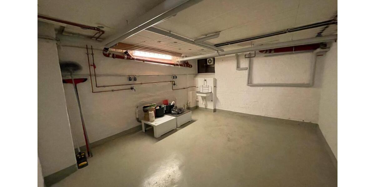 Dachgeschoßwohnung Essen Huttrop - 3.5 Zimmer, 87 m&sup2;, 1.044&euro; | Angebot:25377302