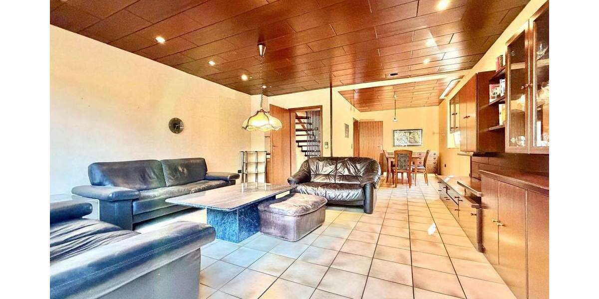 Mehrfamilienhaus, Wohnhaus Duisburg Hochemmerich - 4 Zimmer, 99 m&sup2;, 295.000&euro; | Angebot:25734976