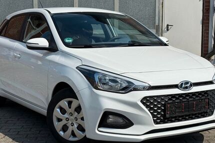 Hyundai i20 99.173 km 8.499 &euro; Oberhausen 46049
