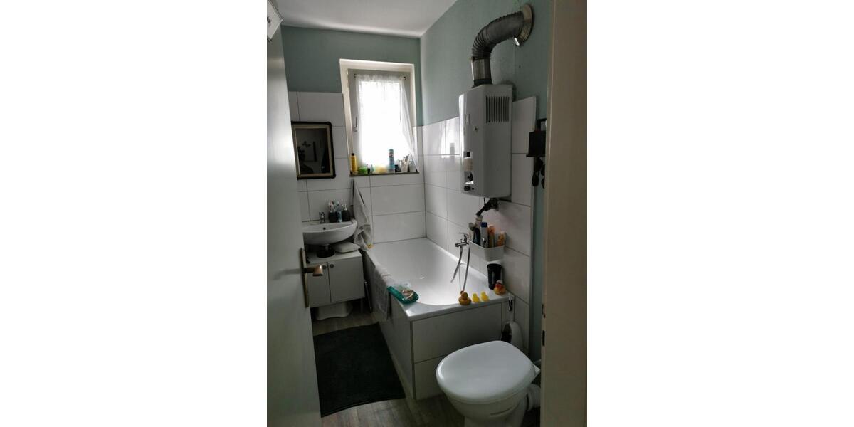 Etagenwohnung Duisburg Mittelmeiderich - 4 Zimmer, 100 m&sup2;, 579&euro; | Angebot:25988824