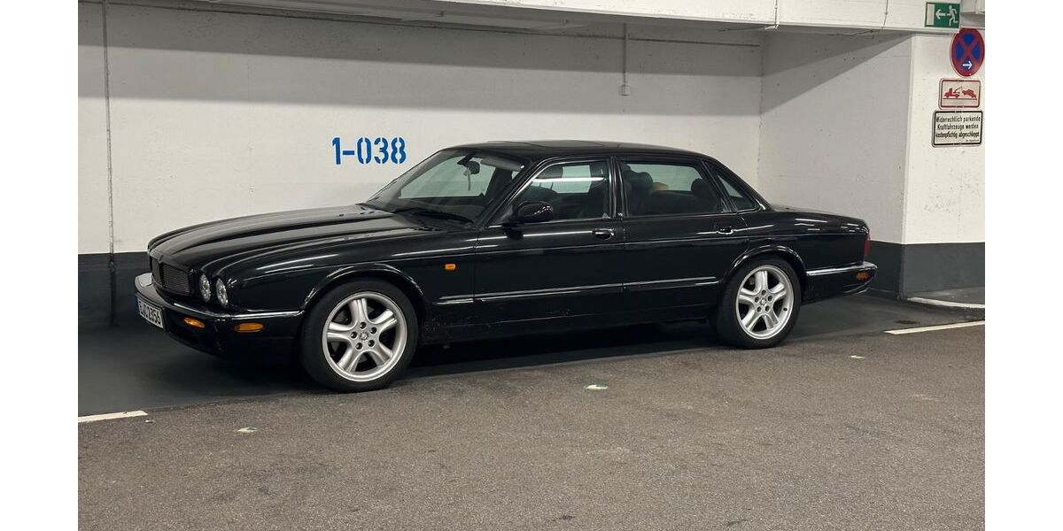 Jaguar XJR 168.000 km 9.900 &euro; Essen 45259