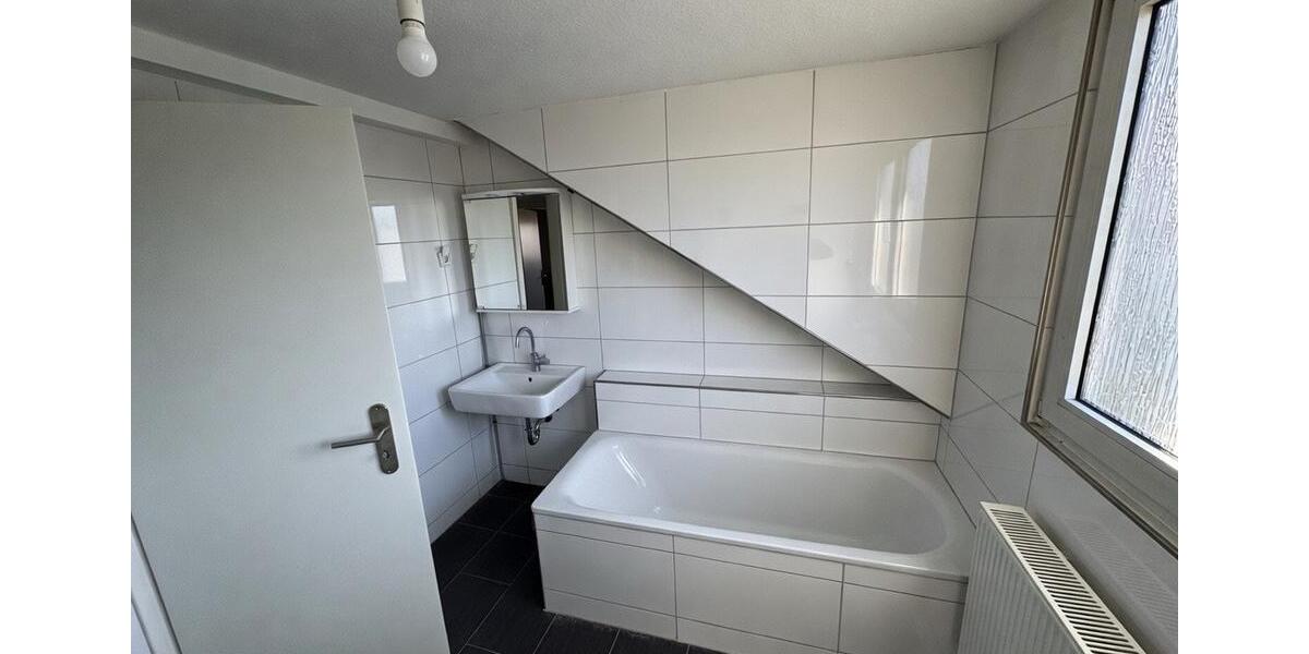 Dachgeschoßwohnung Gelsenkirchen Gelsenkirchen-West - 2 Zimmer, 47 m&sup2;, 350&euro; | Angebot:25532992