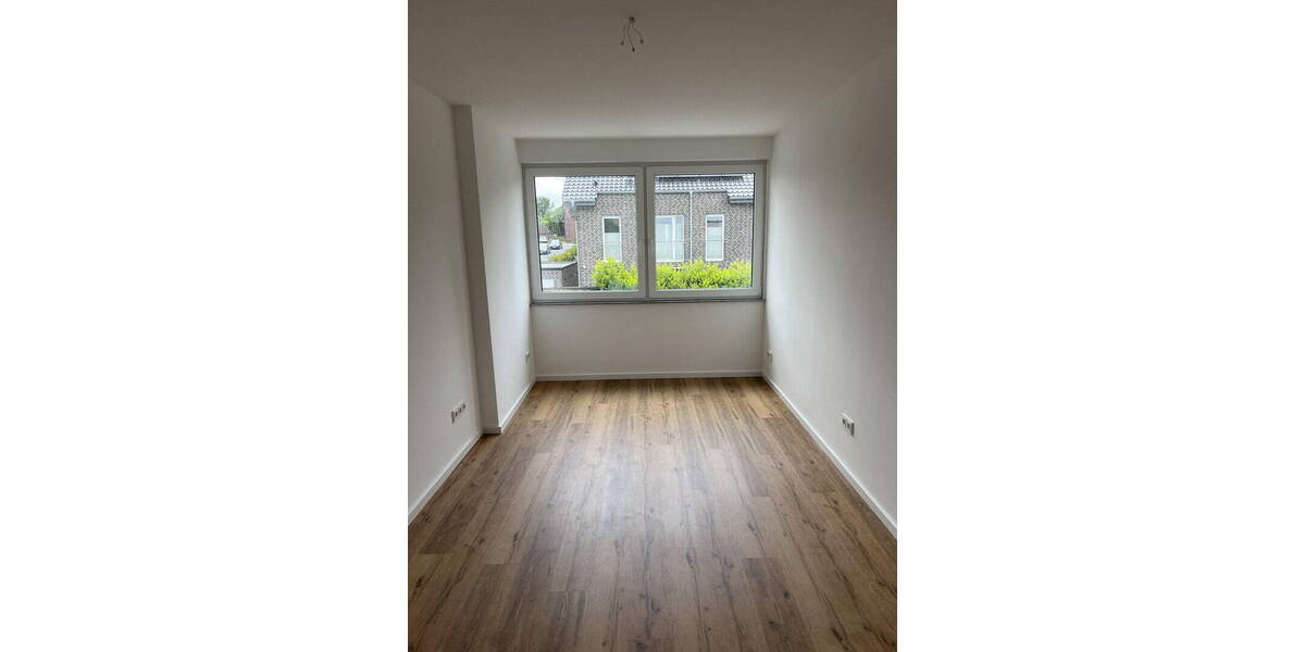Reihenendhaus Moers Hochstraß - 4 Zimmer, 105 m&sup2;, 1.480&euro; | Angebot:26607336