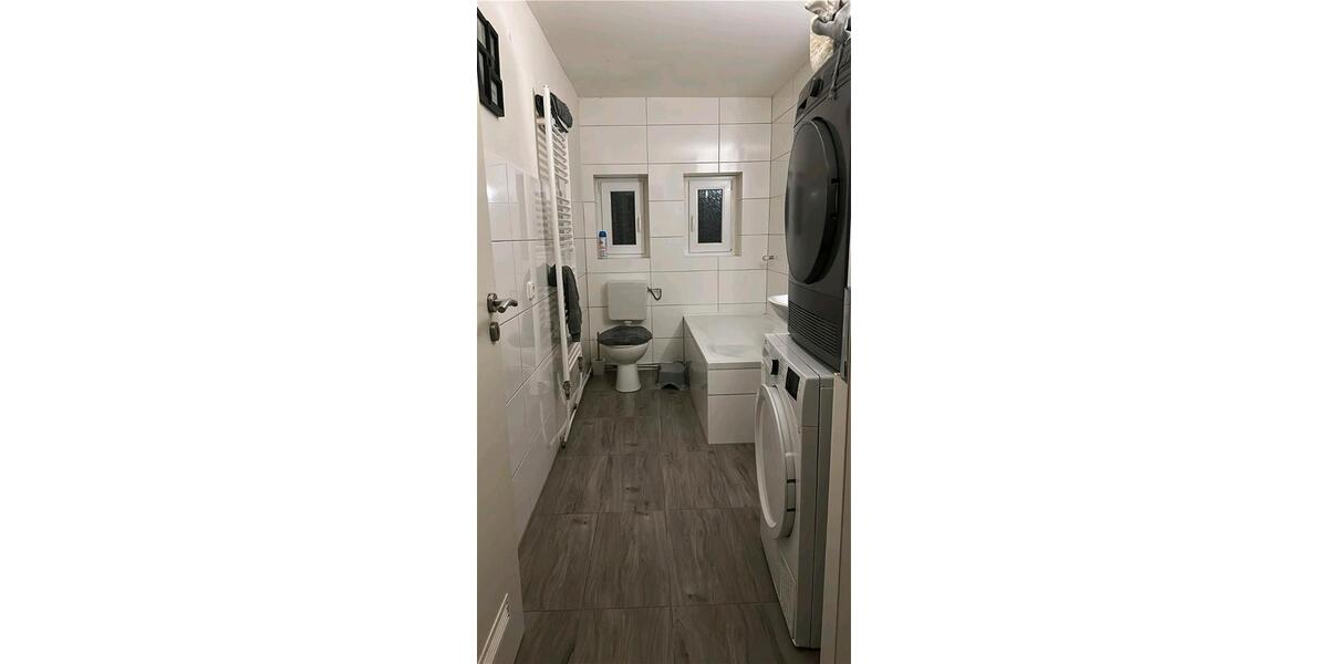 Etagenwohnung Duisburg Hamborn - 3 Zimmer, 120 m&sup2;, 1.150&euro; | Angebot:25861353