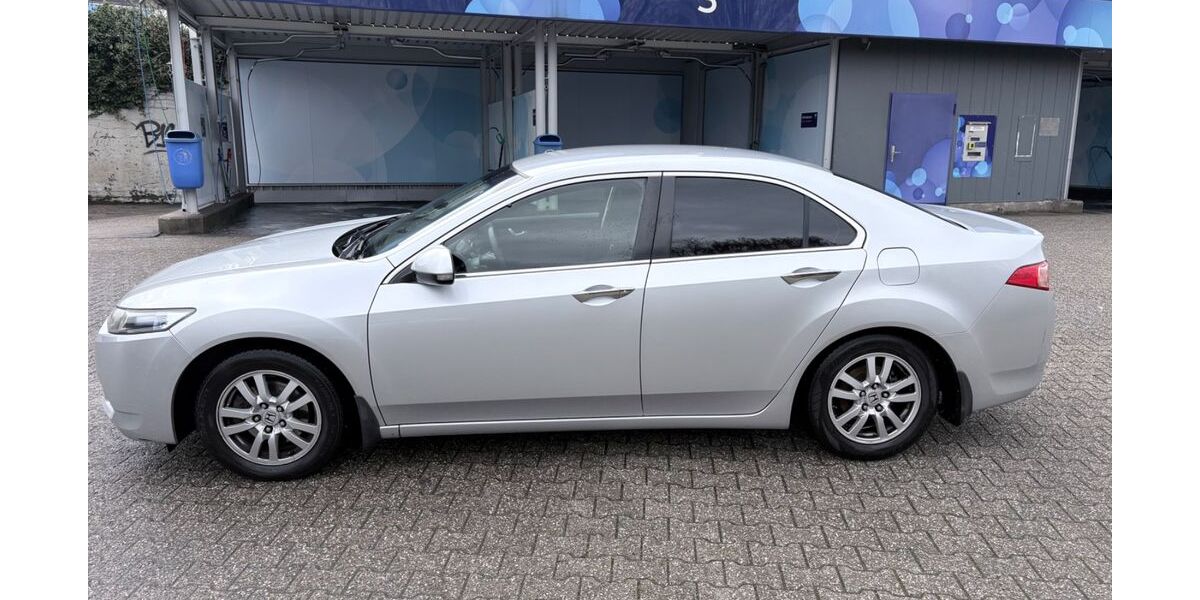 Honda Accord 154.000 km 7.999 &euro; Velbert 42555