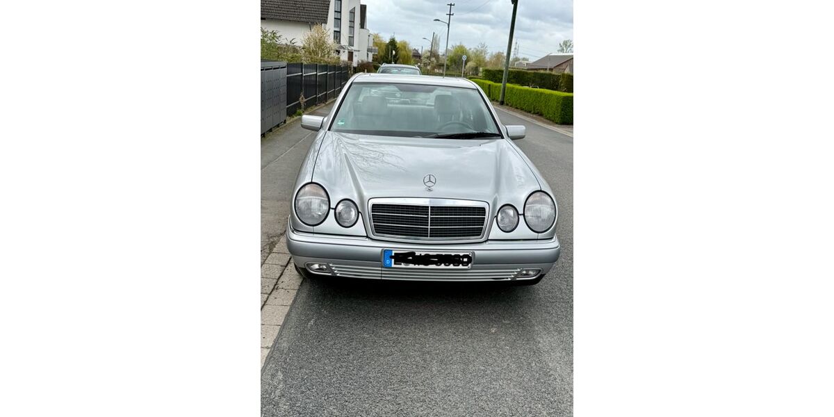 Mercedes-Benz 230 85.600 km 6.950 &euro; Bochum 44869