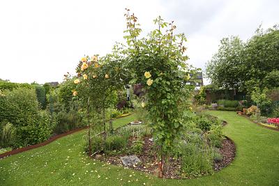 CHARMANT DOPPELHAUSHÄLFTE MIT GARTEN - Doppelhaushälfte Duisburg Angerhausen | Angebot:26693351