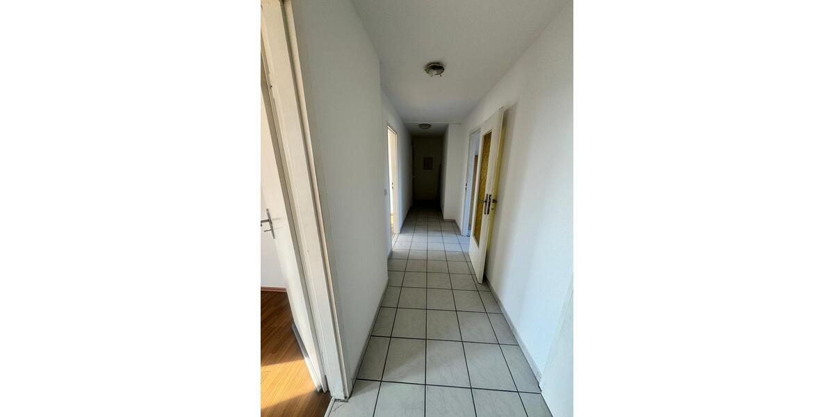 Dachgeschoßwohnung Duisburg Mittelmeiderich - 3 Zimmer, 66 m&sup2;, 750&euro; | Angebot:26165974