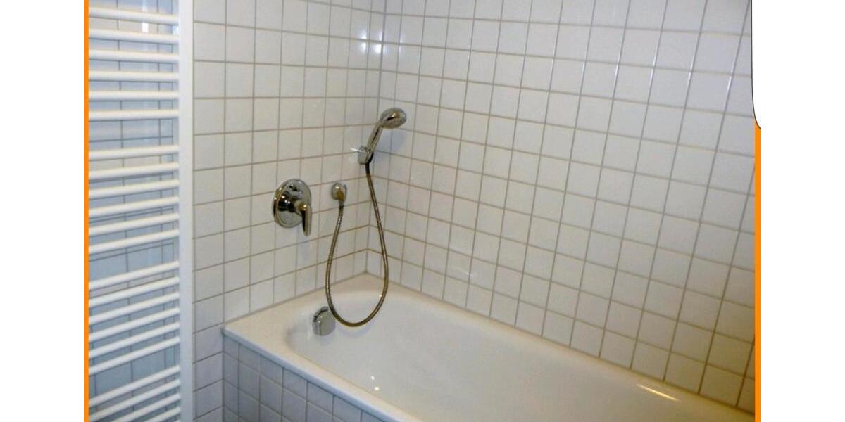 Dachgeschoßwohnung Duisburg Mittelmeiderich - 2.5 Zimmer, 71 m&sup2;, 117.500&euro; | Angebot:26124179