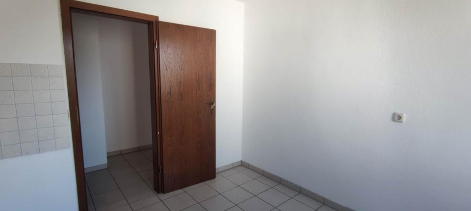 Dachgeschoßwohnung Essen Stadtbezirk VI - 2.5 Zimmer, 48 m&sup2;, 450&euro; | Angebot:24258157