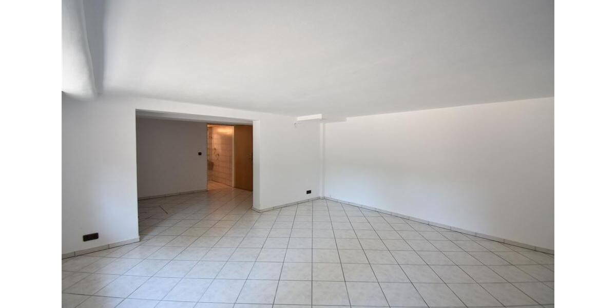 Etagenwohnung Essen Stadtbezirk VI - 4 Zimmer, 145 m&sup2;, 1.450&euro; | Angebot:22040281