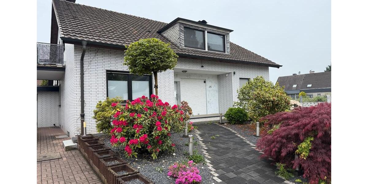 Etagenwohnung Duisburg Rheinhausen - 3 Zimmer, 93 m&sup2;, 1.300&euro; | Angebot:26696745