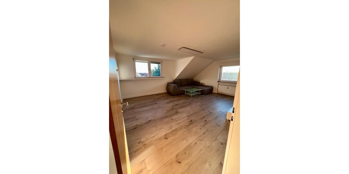 Dachgeschoßwohnung Voerde (Niederrhein) - 3 Zimmer, 78 m&sup2;, 740&euro; | Angebot:25294077