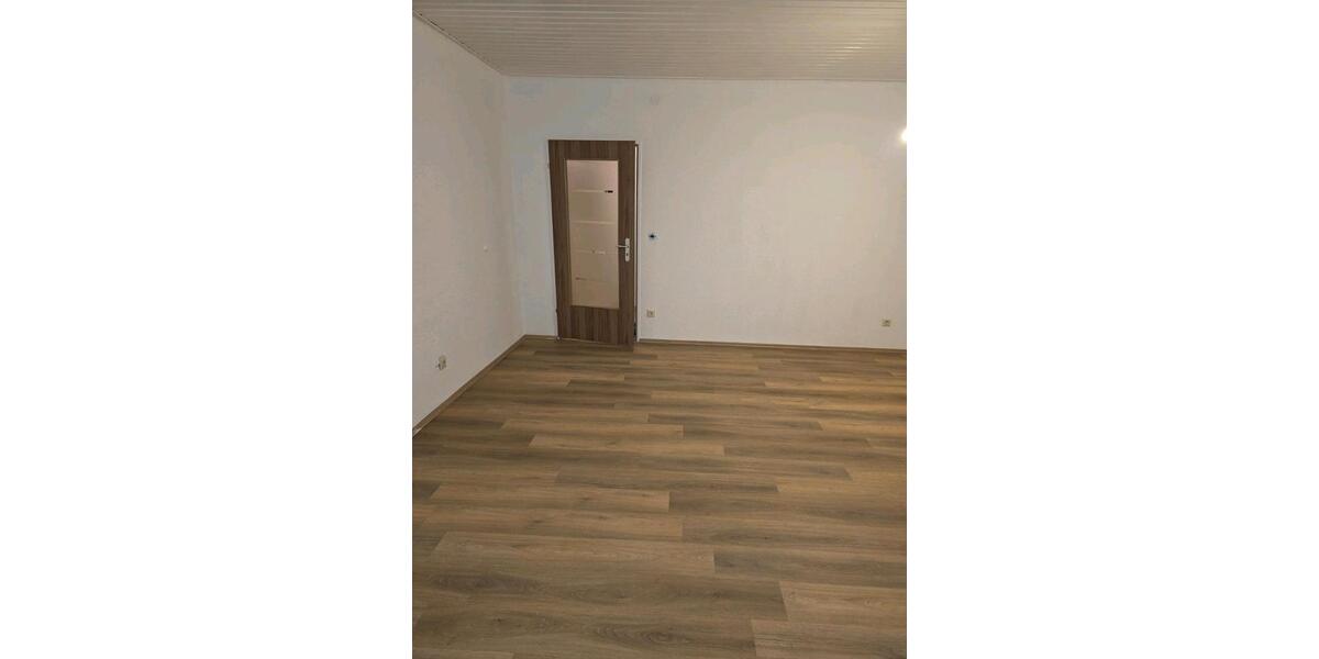 Dachgeschoßwohnung Dinslaken Hiesfeld - 2.5 Zimmer, 73 m&sup2;, 625&euro; | Angebot:26396476