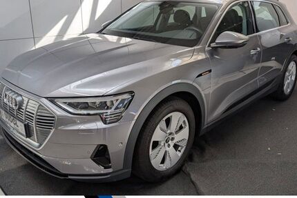 Audi e-tron 44.850 km 26.470 &euro; Raesfeld 46348